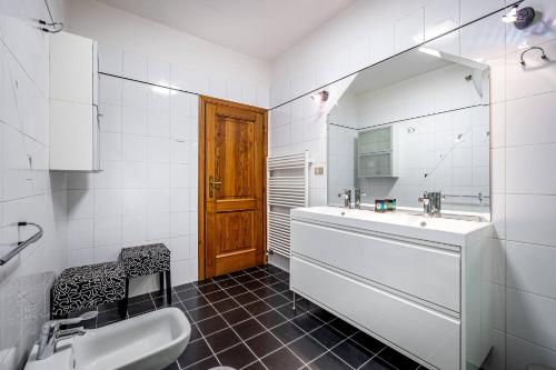 YD stylish San Frediano retreat