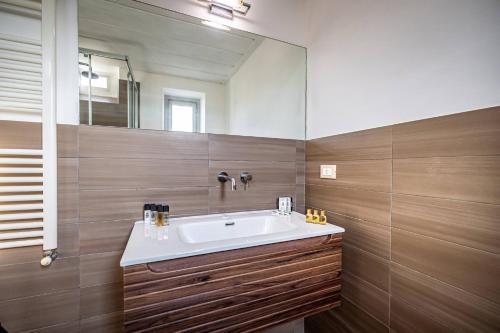 YD charming two-level apartment in central Florence