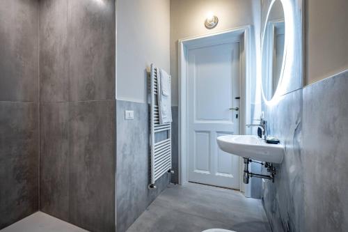 YD Comfort & Style in Central Florence 3BR Apartment