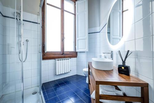 YD Comfort & Style in Central Florence 3BR Apartment