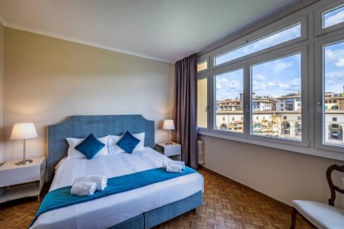 YD balcony on Pontevecchio view photo 8