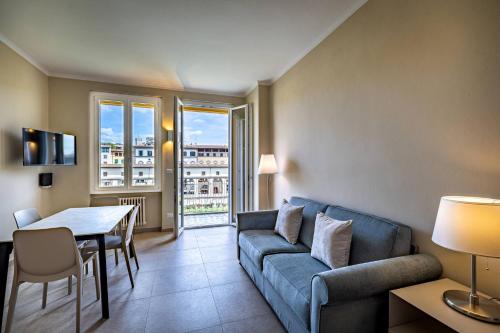 YD balcony on Pontevecchio view photo 9