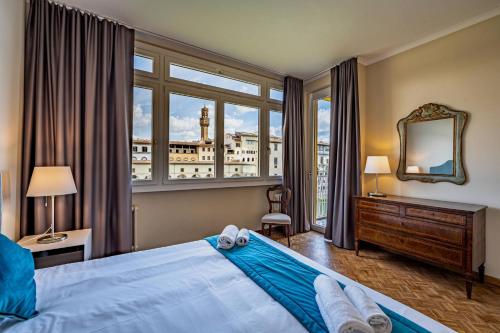 YD balcony on Pontevecchio view photo 6