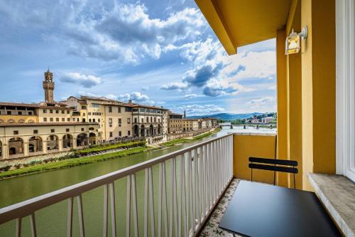 YD balcony on Pontevecchio view photo 28