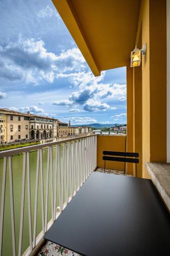 YD balcony on Pontevecchio view photo 5