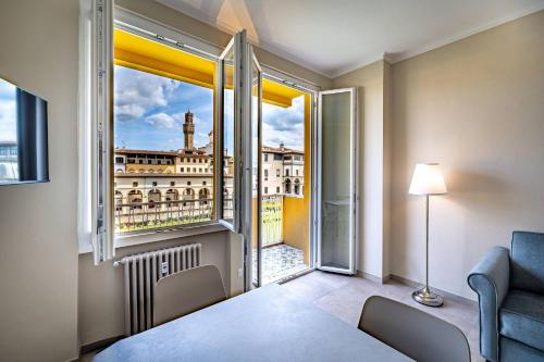 YD balcony on Pontevecchio view photo 48