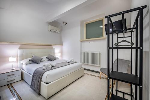 YID Agnolo three bedroom apartment in Florence