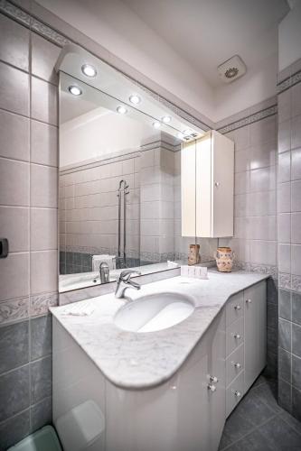 YiD Elegant apt with garage
