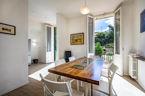 iD Light-Filled Home with Garden Oasis