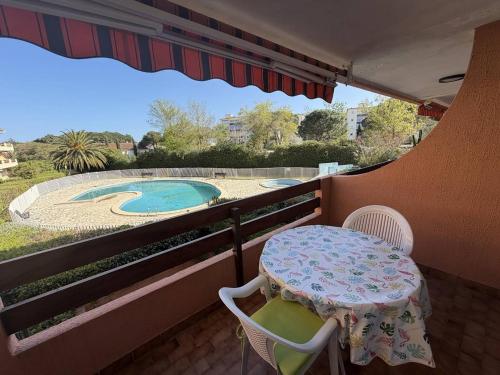 Appartement T2 avec Piscine, Ascenseur et Parking Privé, à 300m de la Plage - 4 Couchages, Animaux OK - FR-1-388-89