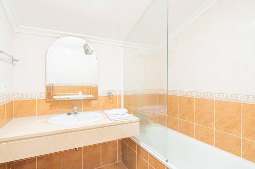Ocean View Apartment in Caniço de Baixo