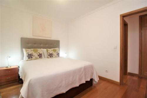 Yellow Apartment T1