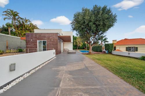 Al Mirase Villa