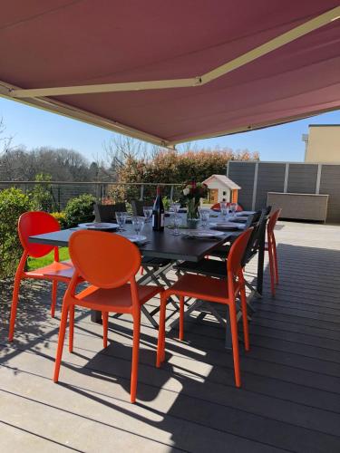 Maison élégante proche circuit, terrasse & parking