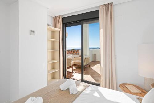 Sunset Golf Apartment - Pool and Beach Nearby