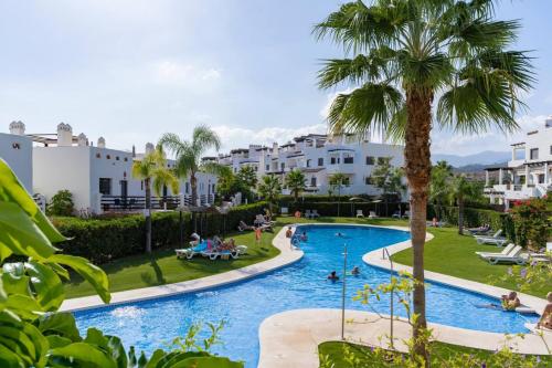 Sunset Golf Apartment - Pool and Beach Nearby