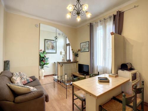 Bel F2 lumineux avec terrasse privée, à 5 min des Thermes et cœur de ville, animaux acceptés - FR-1-451-37