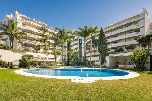 Elegant 3 Bed · Prime Puerto Banús
