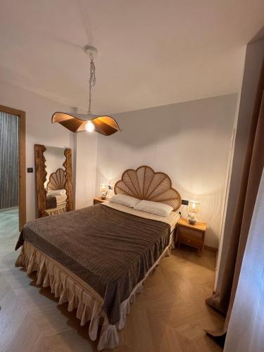 Elegant central apartment with patio