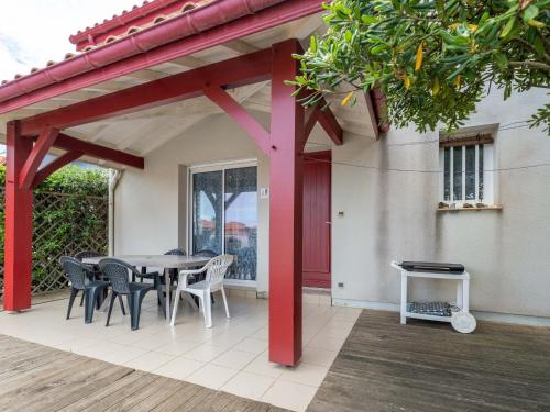 Maisonnette 2 étoiles à Mimizan Plage à 200m de l'océan, 6 pers, terrasse, parking, tout confort - FR-1-50-75