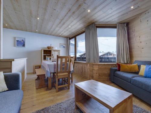 Appartement rénové 2 pièces, proche pistes, balcon - FR-1-502-575