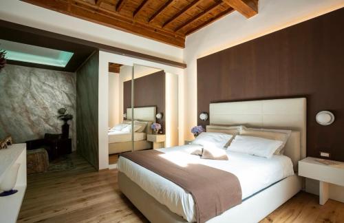Dream Suite Duomo APARTMENT in the heart of Center with Sauna