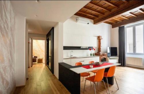 Dream Suite Duomo APARTMENT in the heart of Center with Sauna