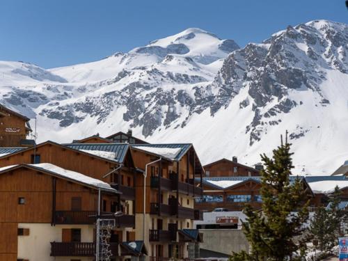 Studio rénové Proche des pistes et des commerces Balcon avec vue montagne