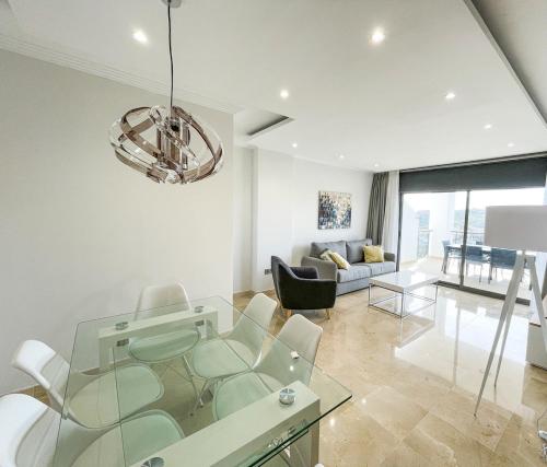 Apt with Panoramic views Golf Pools in Benahavis