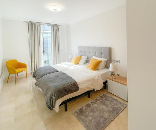 Apt with Panoramic views Golf Pools in Benahavis