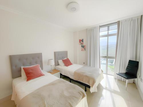 Apt with Panoramic views Golf Pools in Benahavis