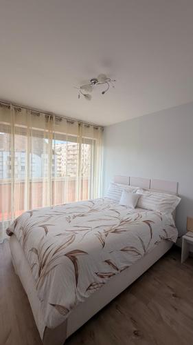 Bel appartement climatisé et spacieux de 100m2 au 3e étage avec ascenseur -A 5mn à pied du parc des expositions congrès de Dijon et ENG et 10mn du centre ville place Parking devant l'immeuble