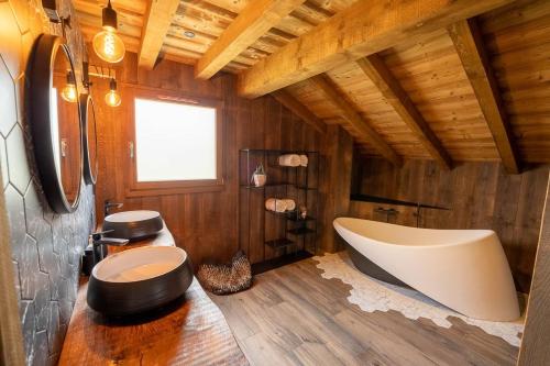 Perle Noire chalet dexception avec jacuzzi et sauna
