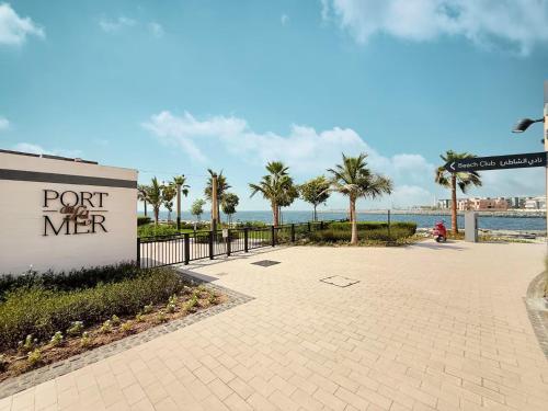 Stylish Apartment, Private Beach, Port de La Mer