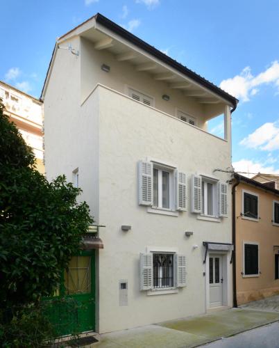 Foto S27-Modern house in the old centre with parking 1