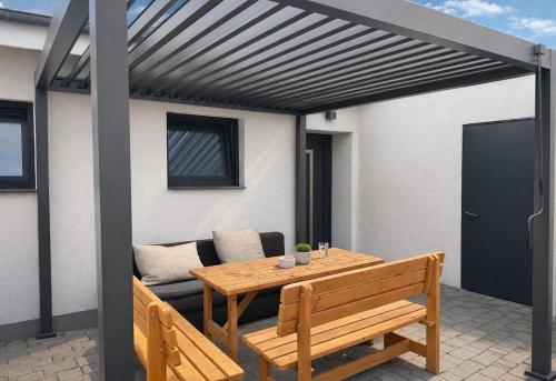 Gallery image of Modern Bungalow Kastel in Wiesbaden