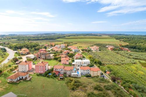 Apartments with parking space Buzinija, Novigrad - 25297