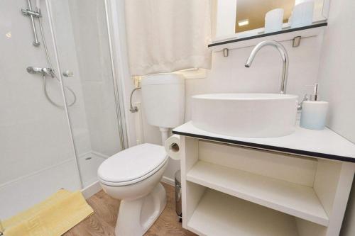 Apartments by the sea Biograd na Moru, Biograd - 25398
