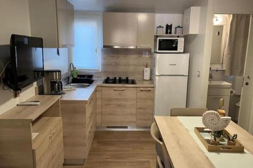Apartments by the sea Biograd na Moru, Biograd - 25401