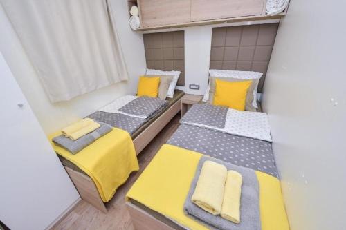 Apartments by the sea Biograd na Moru, Biograd - 25402
