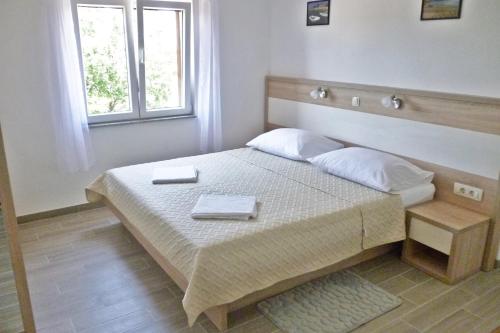 Apartments with parking space Seline, Paklenica - 25430