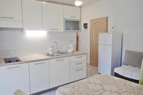 Apartments with parking space Seline, Paklenica - 25430