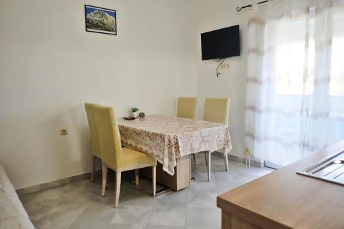 Apartments with parking space Seline, Paklenica - 25430