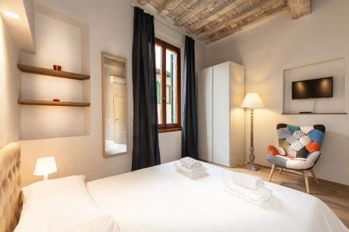 Boheme Apartment by Mamo Florence