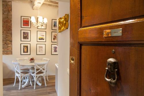 Boheme Apartment by Mamo Florence
