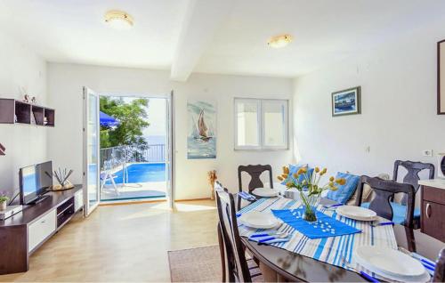 Amazing Home In Makarska