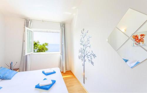 Amazing Home In Makarska