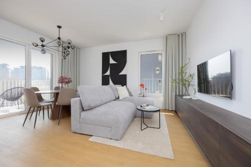 Elegant Apartment with Parking & Balcony in the City Centre by Renters Prestige