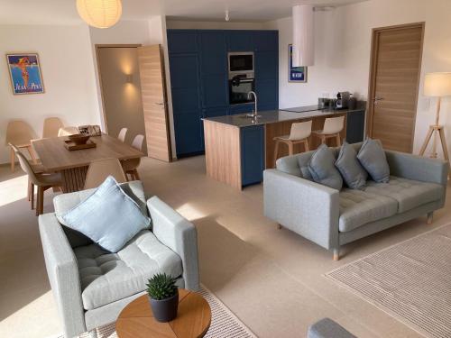Apartment in Cannes 4br 8p AC Free parking 12 mns walk to Palais