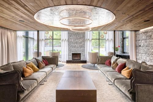 Chalet White Pearl by MYALPS